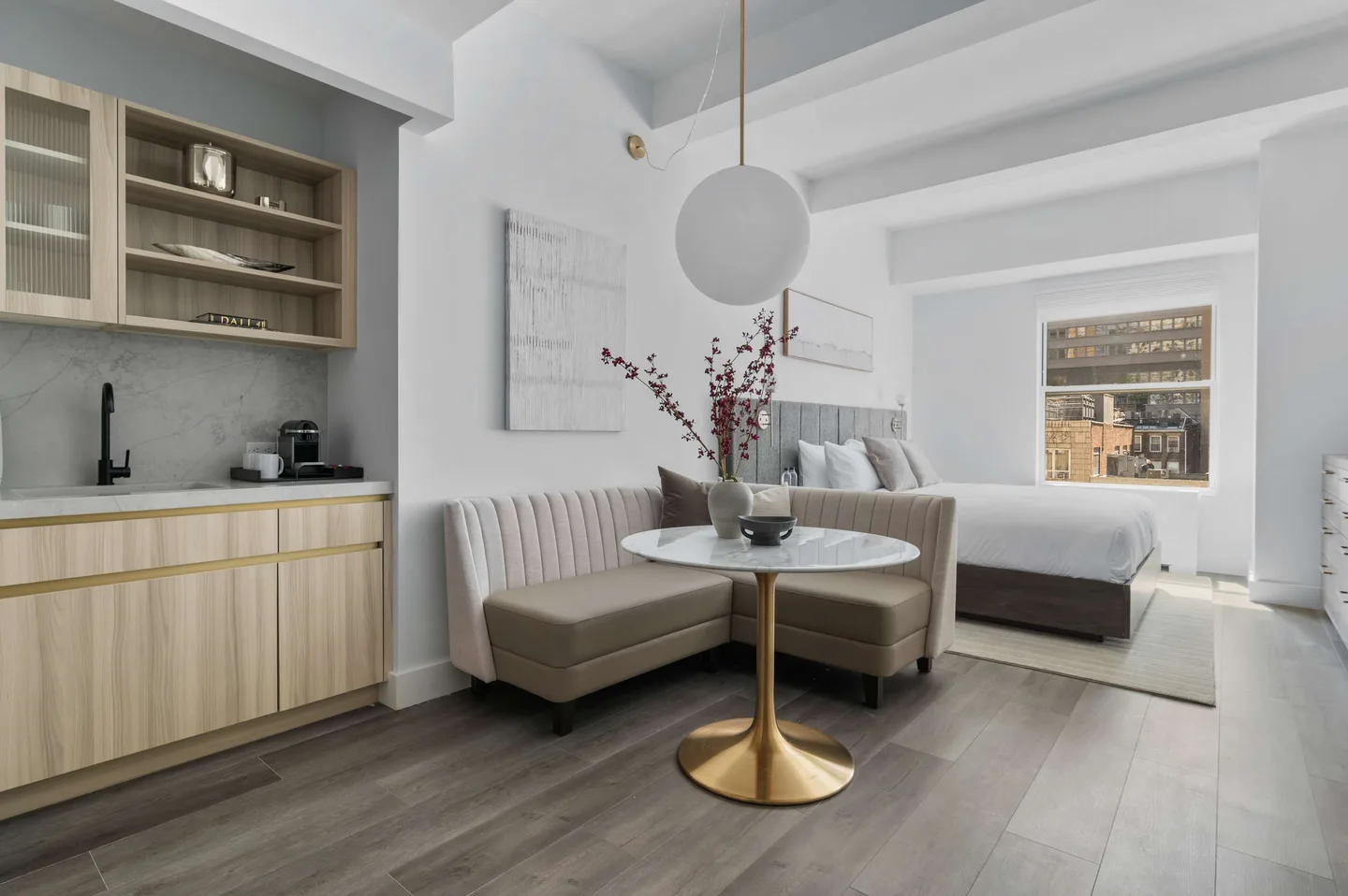 Elite King Studio Apartment — 17 John