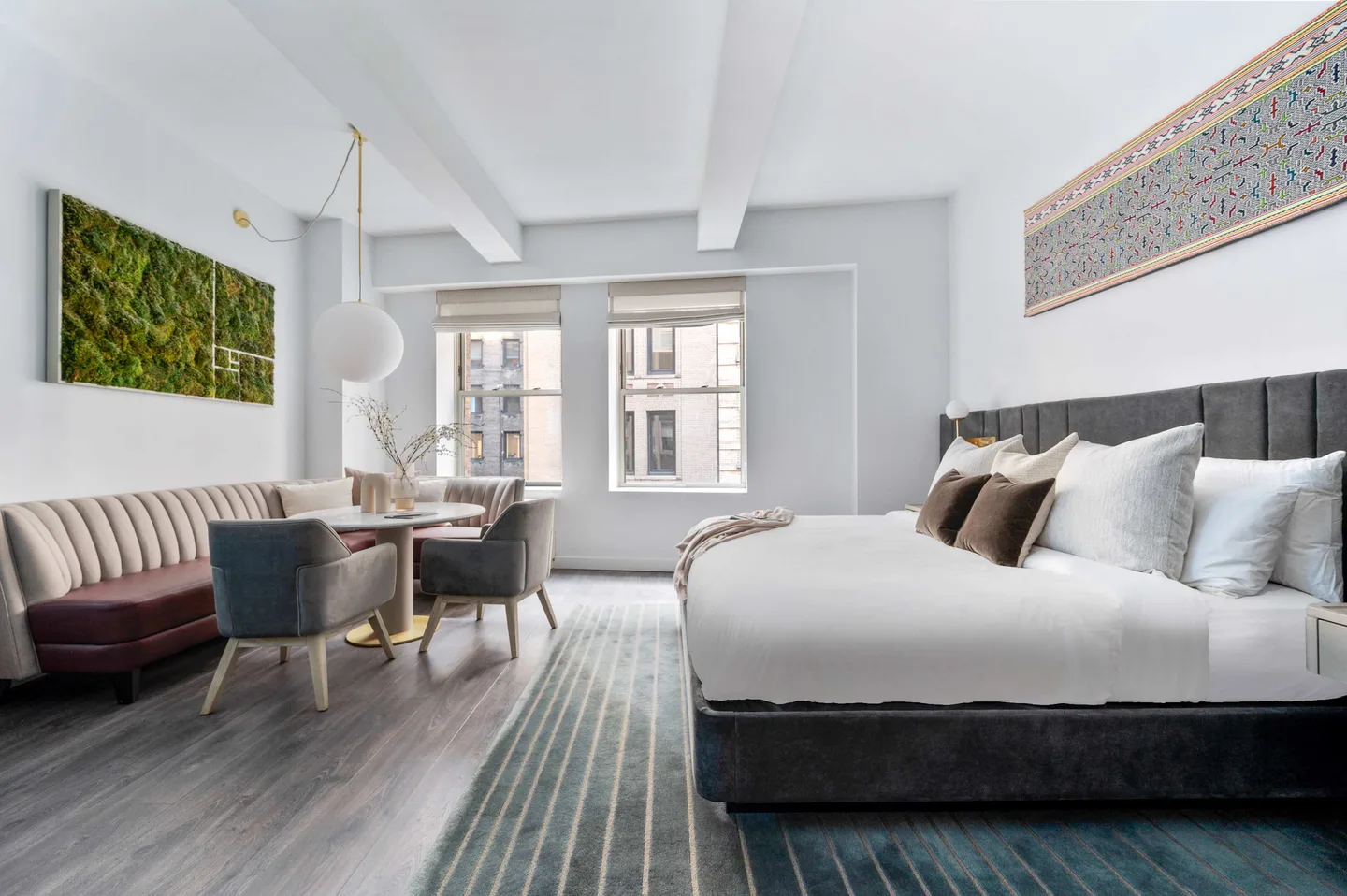 Premier King Studio Apartment — 17 John