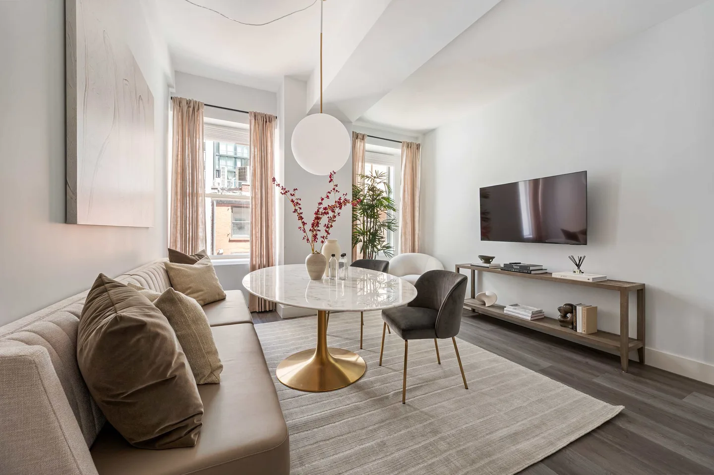 Signature 3 Bedroom Apartment W/D — 17 John