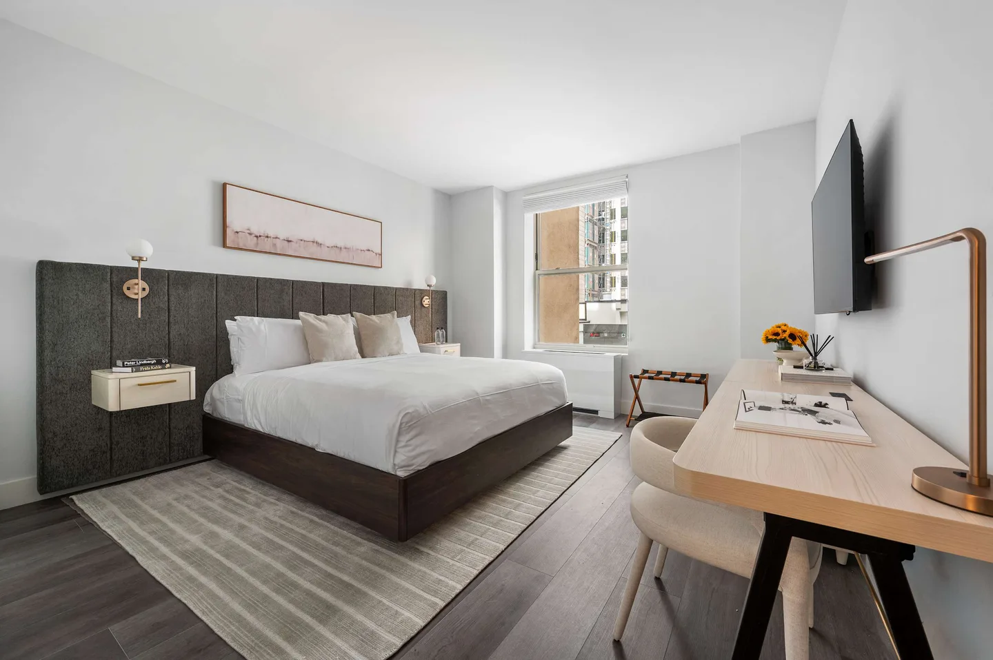 Superior King Studio Apartment — 17 John