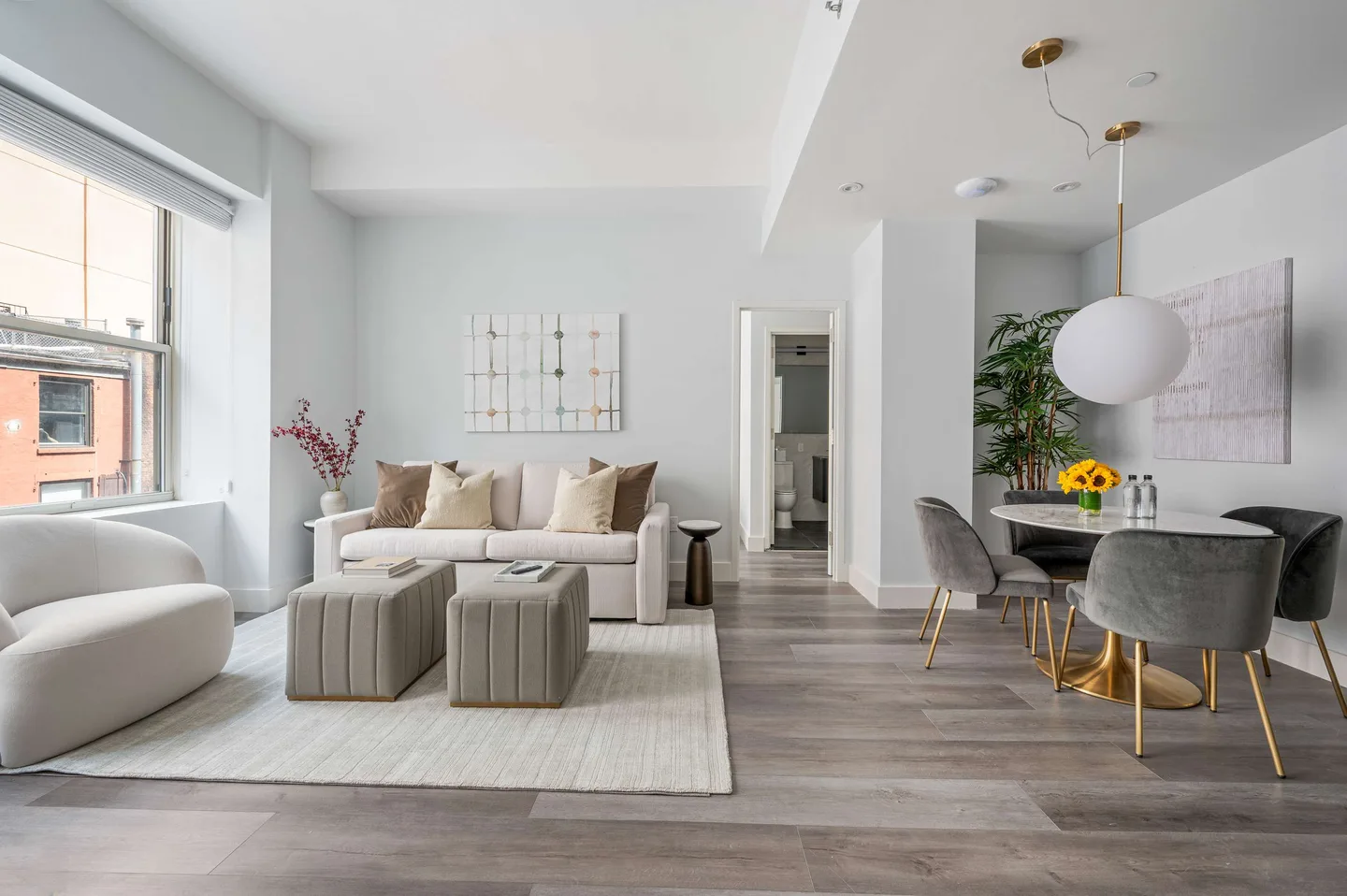 Deluxe 2 Bedroom with Private Terrace W/D — 17 John