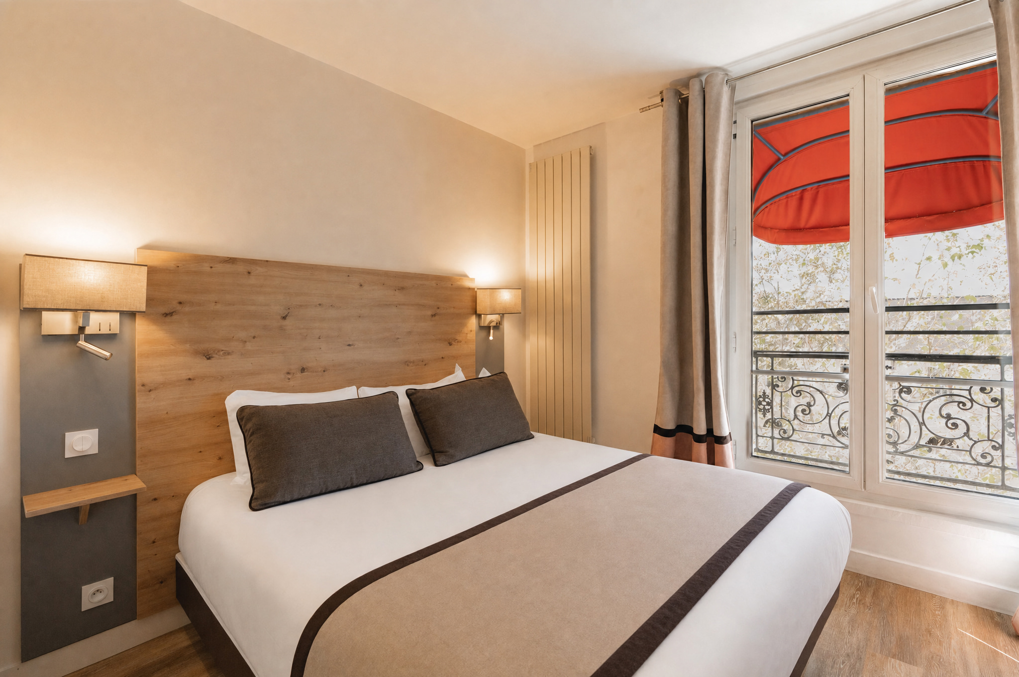 Notre Twin Room avec deux lits simples, avenue Duquesne dans le 7e
